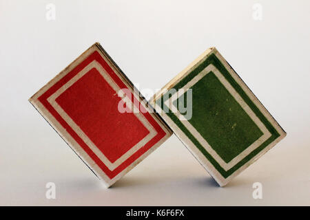 Set di due vintage matchbox di cartone Foto Stock