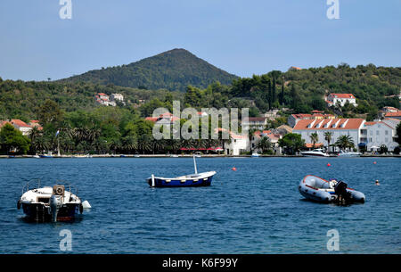 Città di Sipanska Luka sull isola di Sipan, parte delle isole Elafiti vicino a Dubrovnik in Croazia. Foto Stock