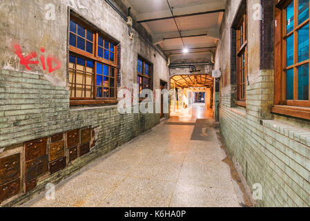 Taipei, Taiwan - 11 luglio: questa è una vista notturna di huashan 1914 creative park vecchio stile di architettura su luglio 11, 2017 in Taipei Foto Stock