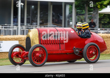 1911 fiat s76 'bestia di torino' gp con driver duncan pittaway al 2017 goodwwod festival della velocità, sussex, Regno Unito. Foto Stock