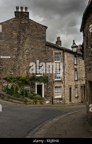 Il Georgian Storico cottage di pietra sulla strada di avvicinamento castle hill nel lancashire antica città di Lancaster, England, Regno Unito Foto Stock