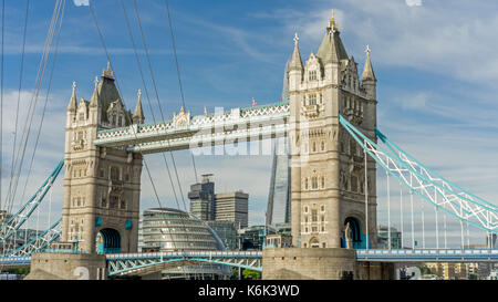 Il tower bridge LONDON REGNO UNITO Foto Stock