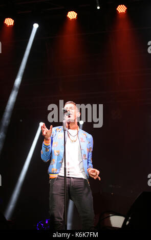 Vicenza, vi, Italia - 5 settembre 2017: concerto dal vivo di gabbani francesco un italiano cantautore e musicista Foto Stock