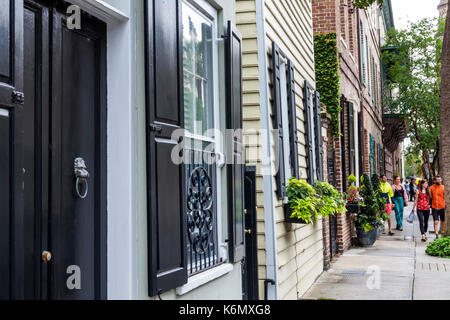Charleston South Carolina, Chalmers Street, case, centro storico, marciapiede, edifici, SC170514136 Foto Stock