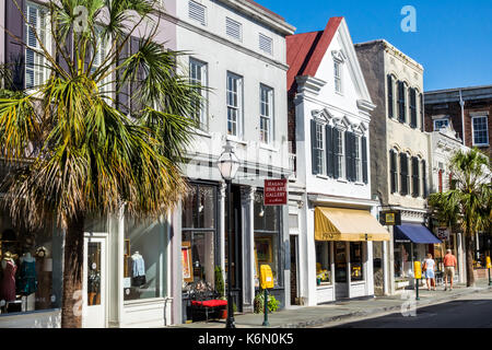 Charleston South Carolina, centro storico, King Street, negozi, shopping shopper shopping negozi di mercato mercati di mercato di acquisto di vendita, negozi al dettaglio Foto Stock