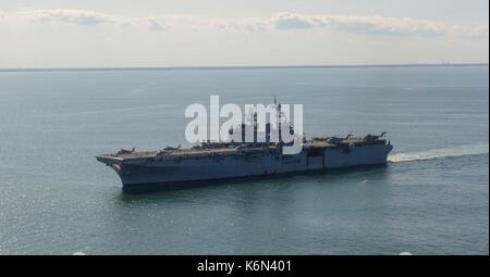 L'assalto anfibio nave USS Iwo Jima (LHD 7) Foto Stock