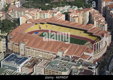 Fontvieille, monaco - 1 giugno 2016: vista aerea di stade louis ii e il quartiere di Fontvieille nel Principato di Monaco, nel sud della Francia Foto Stock