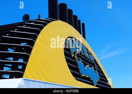 Igoumenitsa, Grecia - 3 agosto 2016: close up di camini di un traghetto (società Anek lines). Anek lines è il più grande Passenger Shipping Company in gr Foto Stock