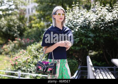 Blogger samantha angelo che pone al di fuori della pista zimmermann mostra durante la settimana della moda di new york - Settembre 11, 2017 - foto: pista manhattan/michael ip ***per solo uso editoriale*** | verwendung weltweit Foto Stock