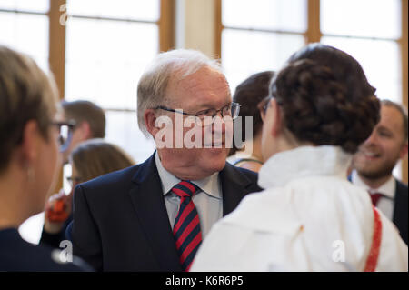 Stoccolma, Svezia. Xii Sep, 2017. Apertura del Riksdag. si mescolano e interviste dopo la sessione. ex pm Goran Persson (S). Credito: barbro bergfeldt/alamy live news Foto Stock