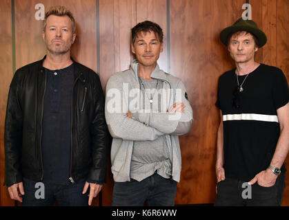 Berlino, Germania. 13 Settembre 2017. I musicisti Magne Furuholmen (L-R), Morten Harket e Pål Waaktaar-Savoy della band norvegese a-ha sono raffigurati a Berlino, Germania, il 13 settembre 2017. Foto: Britta Pedersen/dpa-Zentralbild/dpa/Alamy Live News Foto Stock