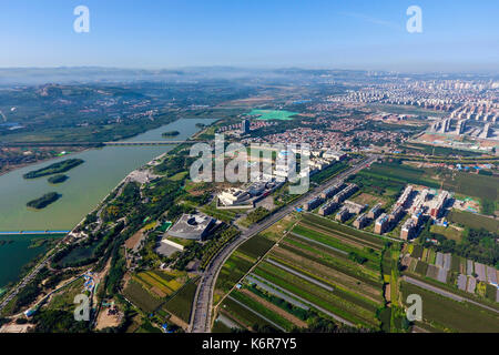Zibo. Xiii Sep, 2017. Foto aeree prese su sept. 13, 2017 mostra una vista di linzi distretto, zibo città della Cina dell'est della provincia di Shandong. linzi utilizzato per essere la capitale dello stato di qi (479 ad-502 ad). Credito: guo xulei/xinhua/alamy live news Foto Stock