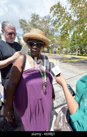 Miami Beach, Florida, Stati Uniti. 13th settembre 2017. (COPERTURA esclusiva) ***NO NY DAILIES*** ***SOLO USO EDITORIALE*** ***SOLO USO EDITORIALE*** Il Centro di riabilitazione di Hollywood Hills, ha confermato che ha avuto una prolungata interruzione dell'alimentazione al trasformatore che ha alimentato il sistema di aria condizionata della struttura a causa dell'uragano Extreme di categoria 5 Irma.'Tre è morto nella casa di cura, E altri tre sono morti dopo essere stati trasportati nelle strutture del Memorial Healthcare System, i funzionari della città hanno dichiarato il 13 settembre 2017 a Hollywood, Florida People: Fiona Wilson Credit: Mpi122/Media Punch/Alamy Live News Foto Stock