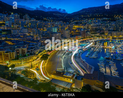 Una lunga esposizione di Monaco in tarda serata. Foto Stock