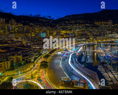 Una lunga esposizione di Monaco in tarda serata. Foto Stock