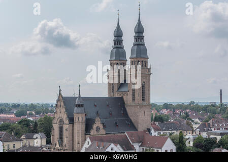 Speyer, GER, Rheinland-Pfalz - Settembre 02, Speyer von oben, Altpörtel Aussichtsplattform . Im Bild: Blick auf die St. Joseph Kirche . Foto Stock
