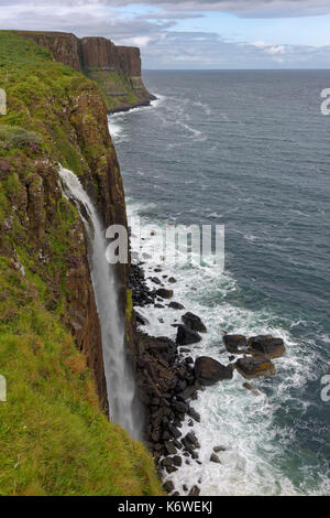 Cascata a kilt rock punto di vista, isola di Sky, hebriden interna, Northwest highlands, Scotland, Regno Unito Foto Stock