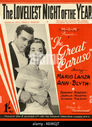 LANZA, Mario - nel ruolo del titolo in 'Il grande Caruso' cliente copertina di "La notte più belli dell'anno" dal film "Il grande Caruso' starring Mario Lanza & Ann BLYTH. Cantante americana, 1921-1959. Solo uso editoriale. Foto Stock