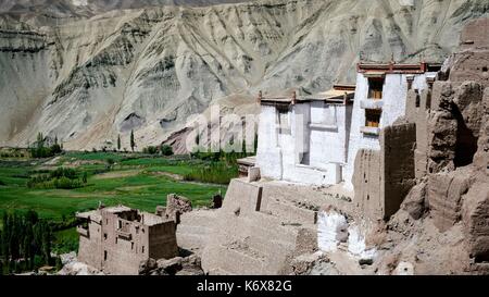India, dello Stato del Jammu e Kashmir, Himalaya, Ladakh, Indus Valle, monastero buddista di Basgo Foto Stock