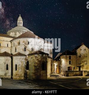 Francia, Lot, elencati a grandi siti turistici in Midi Pirenei, Souillac, Sainte Marie Abbazia Abbazia sotto le stelle Foto Stock