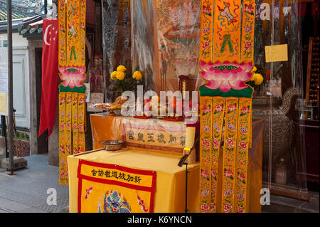 03.09.2017, Singapore, Repubblica di Singapore, in asia - un altare presso il Thian Hock Keng Temple a Singapore il quartiere Chinatown. Foto Stock