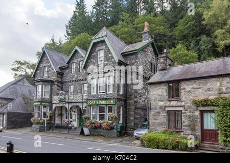 Pont y coppia pub e ristorante, Betws-y-Coed, Snowdonia, Wales, Regno Unito Foto Stock