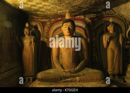 Tempio d'oro di Dambulla, Sri lanka, sacro di pellegrinaggio Foto Stock