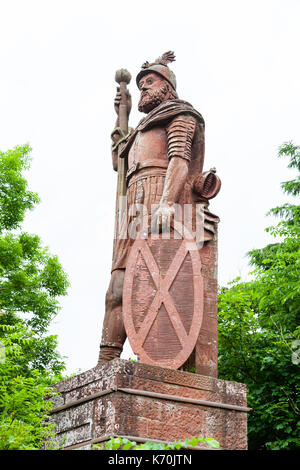 William Wallace Monument. William Wallace era un cavaliere scozzese e la pietra arenaria rossa Monument si trova vicino a Melrose in Scottish Borders. Foto Stock