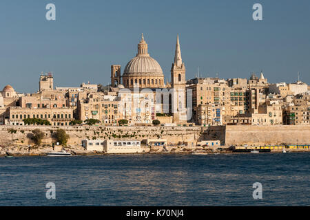 Vista della città vecchia di La Valletta, la capitale di Malta. Foto Stock