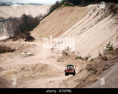 Hirshau, Oberpfalz, Baviera, Germania - Dicembre 17, 2015: caolinite, un tipo di argilla usata per, tra molte altre cose, rendendo la porcellana viene minata. Foto Stock