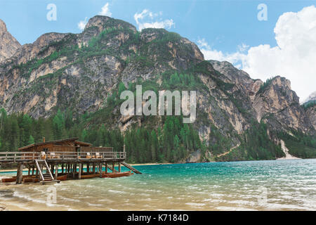 Vista del lago di Braies in italia Foto Stock