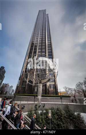 Trump International Hotel and Tower a Columbus circle a Manhattan, New York City Foto Stock