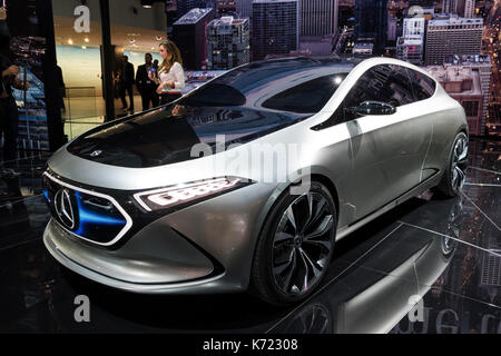 Francoforte, Germania. Xiii Sep, 2017. Mercedes-Benz concetto EQA auto elettriche al salone di Francoforte IAA Motor Show 2017. Credito: JLBvdWOLF/Alamy Live News Foto Stock