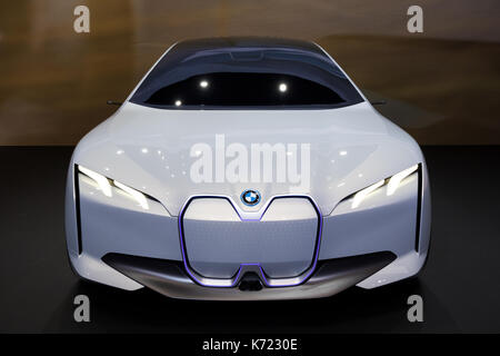 Francoforte, Germania. Xiii Sep, 2017. BMW mi visione dinamica concepot elettrico auto debutto al salone di Francoforte IAA Motor Show 2017. Credito: JLBvdWOLF/Alamy Live News Foto Stock