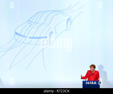 Francoforte, Germania. Xiv Sep, 2017. Il cancelliere tedesco Angela Merkel risolve la cerimonia di apertura della sessantasettesima Frankfurt International Motor Show (IAA), Germania, sett. 14, 2017. Credito: luo huanhuan/xinhua/alamy live news Foto Stock