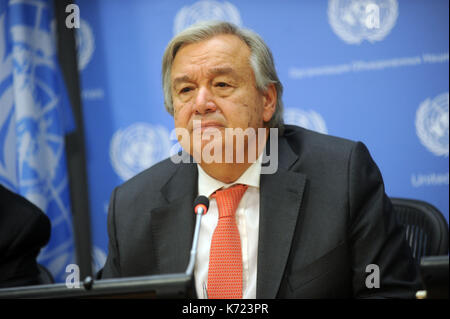 New York, Stati Uniti, Stati Uniti. 13th settembre 2017. Segretario generale delle Nazioni Unite - António Guterres parla durante un briefing stampa in vista della riunione dell'Assemblea Generale delle Nazioni Unite, Guterres ha parlato della situazione in Myanmar, Corea del Nord e altrove nella sede delle Nazioni Unite a Manhattan di New York, Stati Uniti il 13 settembre 2017. Credito: Mpi122/Media Punch/Alamy Live News Foto Stock