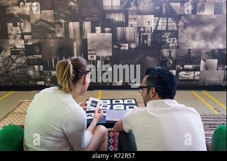 Francia, Marne, Reims, visita di laboratori artistici in La Fileuse Foto Stock