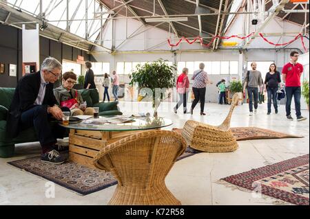 Francia, Marne, Reims, visita di laboratori artistici in La Fileuse Foto Stock