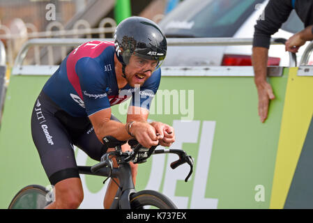 Russell Downing del team JLT Condor che corre nella fase 5 dell'OVO Energy Tour of Britain Tendring Time Trial, Clacton, Essex Foto Stock