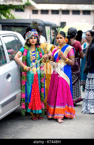 Festival in india,festivals kerala,forme di danza kerala,kathakali,theyyam,pulikkali,tiger ballo,onam,artisti lgbt,colorati festival indiano Foto Stock