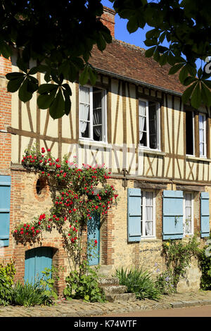 Il villaggio di Gerberoy, elencati "Plus Beaux Villages de France', uno dei più bei villaggi francesi, in Piccardia Foto Stock