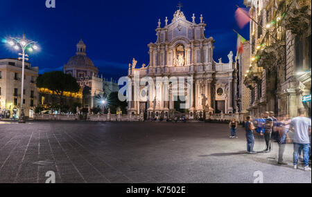 Piazza del Duomo, Cattedrale di Sant'Agata, Vista notturna, Catania, Sicilia, Italia Foto Stock