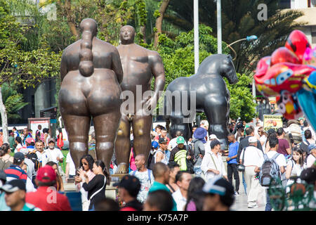 Adan y Eva scultura, Botero Plaza, Medellin, Colombia Botero Plaza, Medellin, Colombia Foto Stock