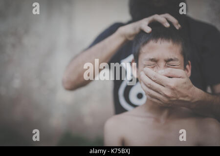 Il traffico di esseri umani, abusando di Stop alla violenza infantile la Giornata dei Diritti Umani del concetto. Foto Stock