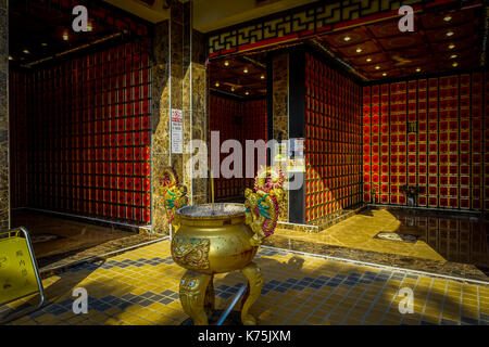 Statue presso il Monastero dei Diecimila Buddha in sha TIN, Hong Kong, Cina. Foto Stock