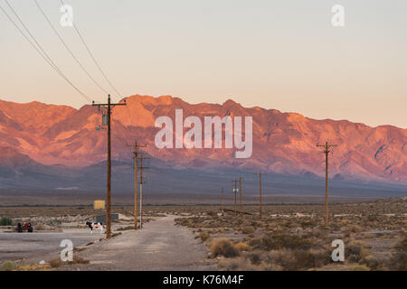 Tramonto nella valle Armagosa, Nevada, nei pressi dello Stato della California e linea Death Valley Junction Foto Stock