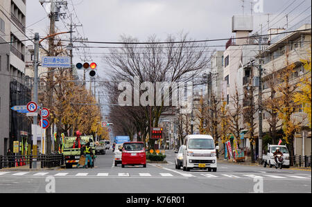 Kyoto, Giappone - 25 Dic, 2015. i veicoli su strada di Kyoto, Giappone. il trasporto in Giappone è anche molto costoso nel confronto internazionale. Foto Stock