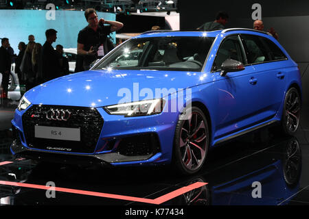 Franfurt, Germania. Xiii Sep, 2017. Audi RS 4 sul display durante il Salone di Francoforte IAA 2017 in Frankfurt am Main, Germania il 13 settembre 2017. Credito: Maik Boenisch/Pacific Press/Alamy Live News Foto Stock