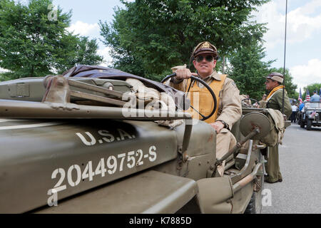 US Air Force reenactors della Seconda Guerra Mondiale a partecipare al National Memorial Day Parade - Washington DC, Stati Uniti d'America Foto Stock