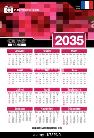 Utile calendario da parete 2035 con design di colori rosso mosaico. Formato A4 verticale. Dimensioni: 210mm x 297mm. Versione francese - immagine vettoriale Illustrazione Vettoriale